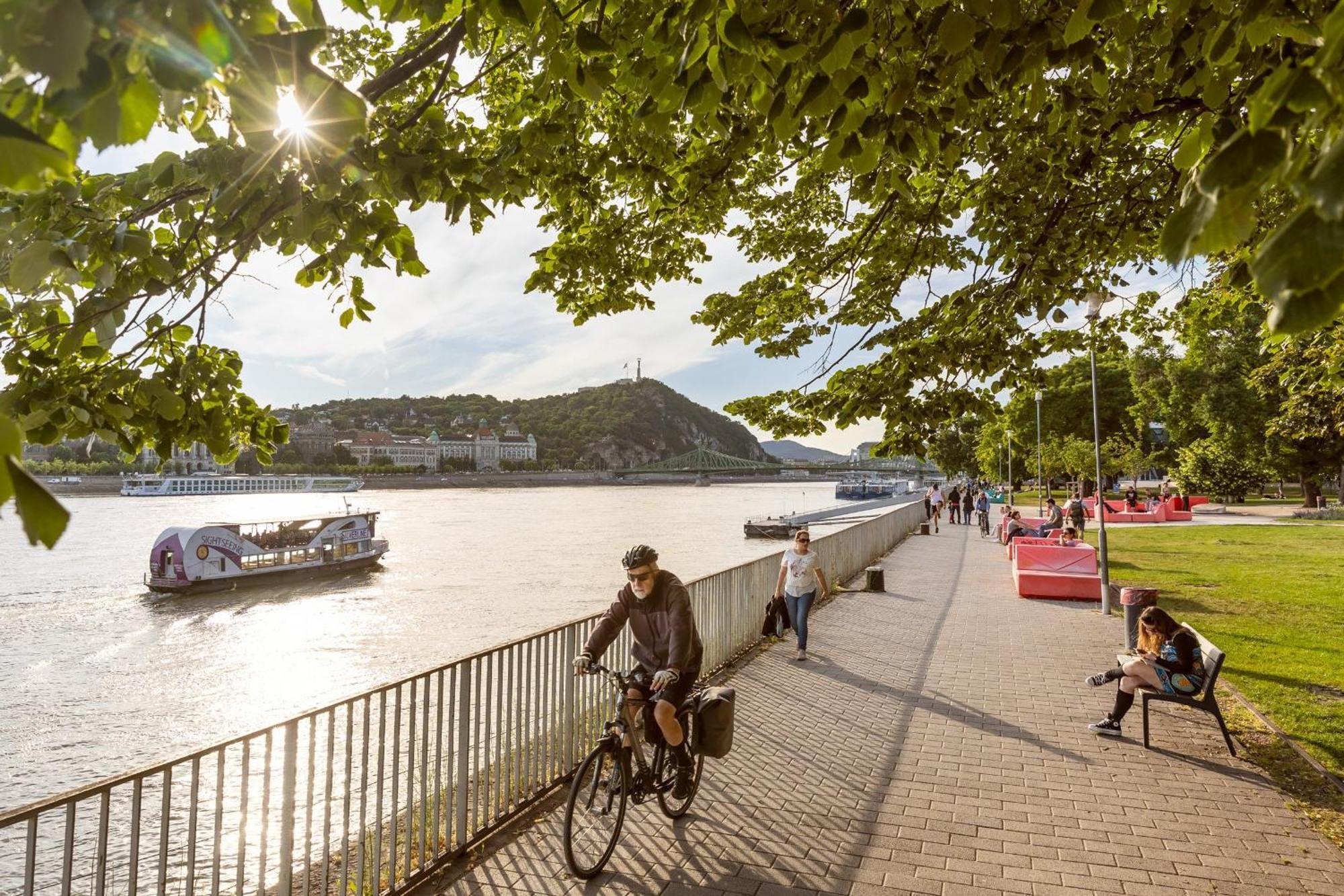 Verno House Budapest, Vignette Collection By Ihg Ngoại thất bức ảnh The Rhine promenade